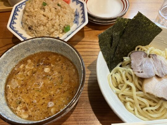 高山の人気ラーメン店