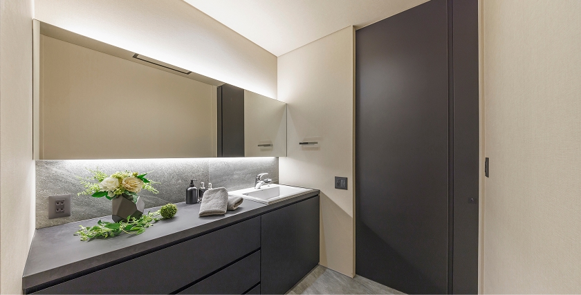 色を抑えて、印象を整える、憧れの洗面空間